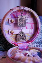 THE OMEN - Oracle Tarot Card Necklace